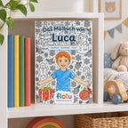 Das gedruckte Malbuch „Weihnachten“ mit dem Namen Luca auf dem Cover